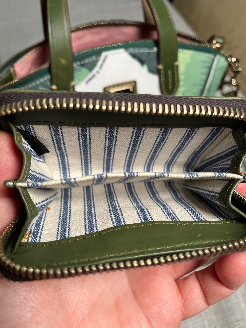 Dooney & Bourke Green Leaf Print Crossbody Satchel with Florentine card case - Picture 9 of 9